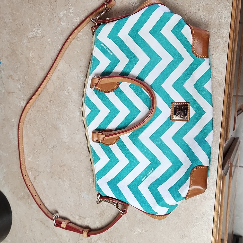 Dooney & bourke leather bag